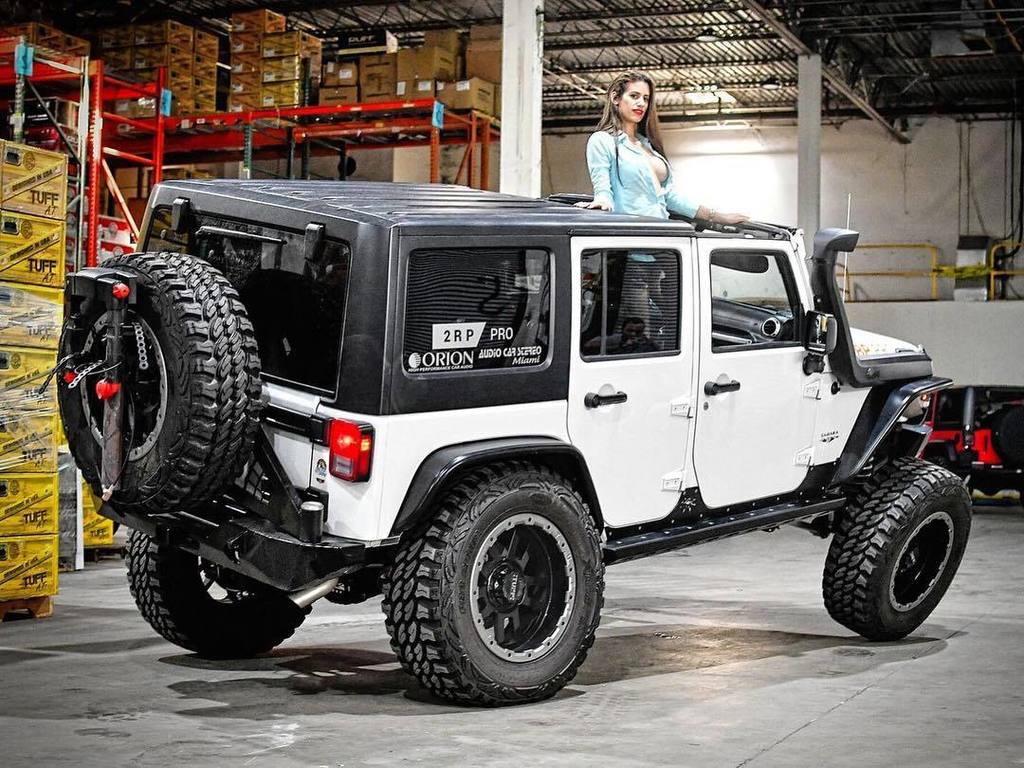 TuffATWheels's tweet photo. They say it's TUFF being this beautiful 🤷‍♂️😍 | T18 wheel w/ Gunmetal Bead Ring | Jeep Wrangler 
Done by: @2rppro 📸: @js_maldonado 💃: @miss_yei .
.
.
.
.
.
.
#wheeldesign #design #carporn #trail #fordtrucks #rockcrawling #like4like #american #fol… https://t.co/CRVSWKxPvr https://t.co/umSvwDm7QR