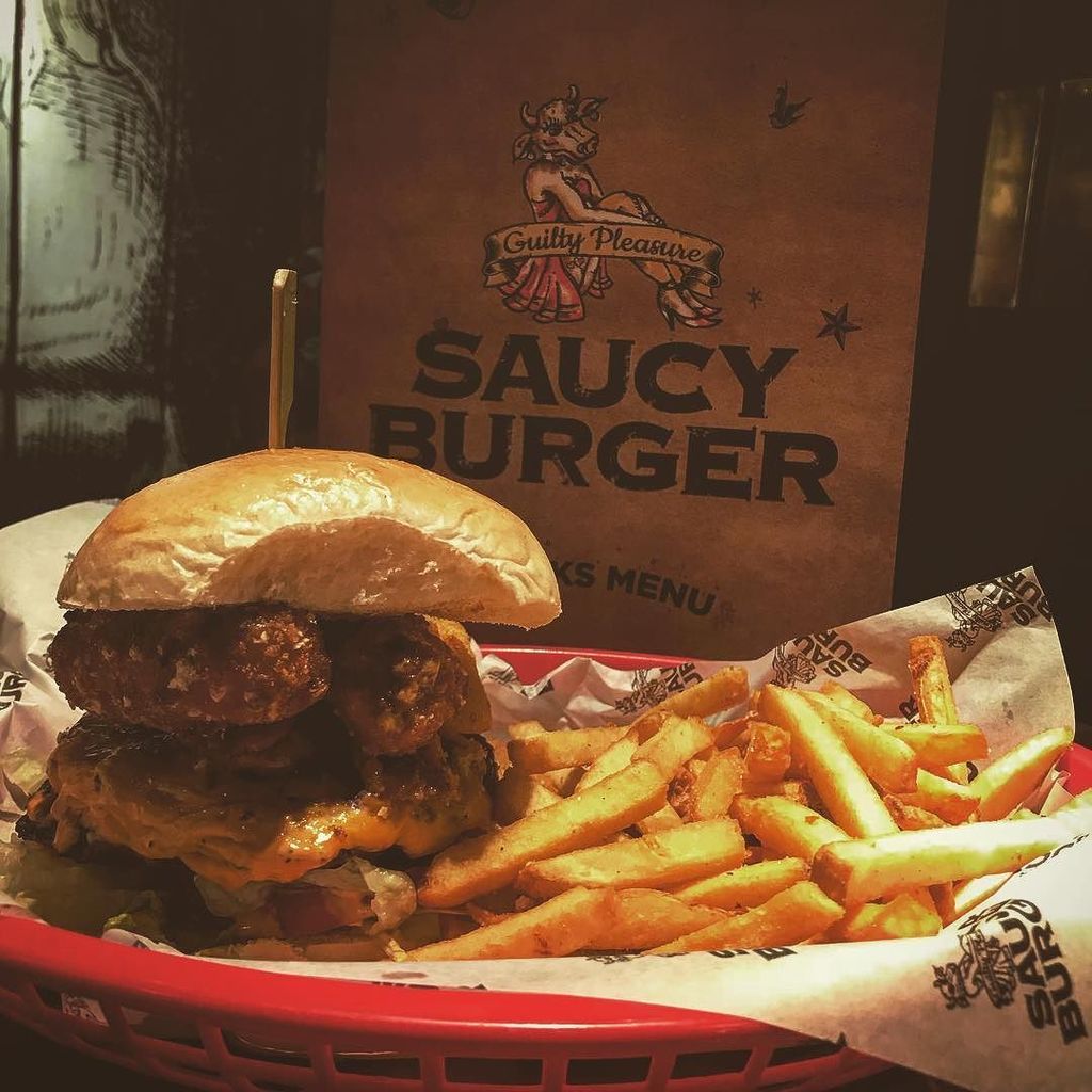 Saucy_Burger's tweet photo. Something to help you celebrate 1 day closer to the weekend! Our mac daddy burger! π€€π§π #thursday #fries #burgerporn #saucy #foodporn #burger #saucylife #getburgered #sunderland #macandcheese https://t.co/FlaZSUXOVR https://t.co/BAj4ufh2zD