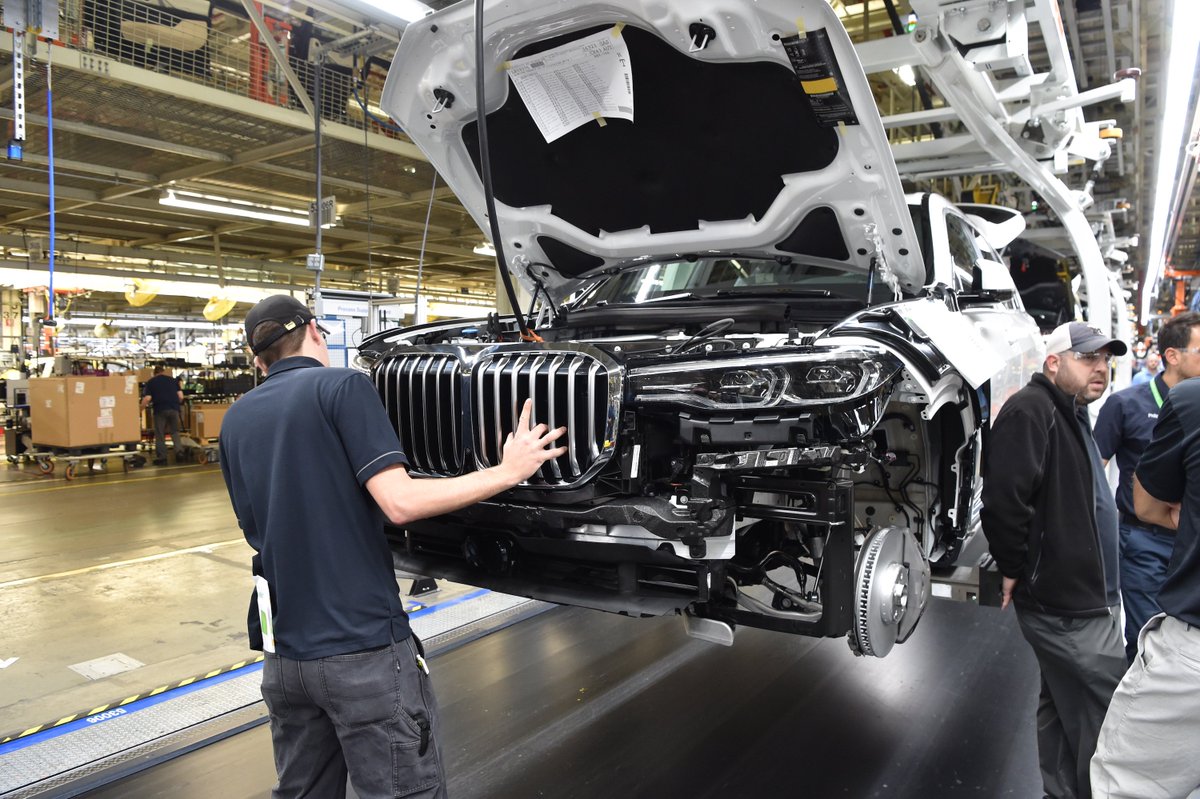 BMWUSA's tweet photo. The countdown has begun: first #BMW X7 pre-production models roll off the assembly line in the USA. https://t.co/5bAxEDL36G