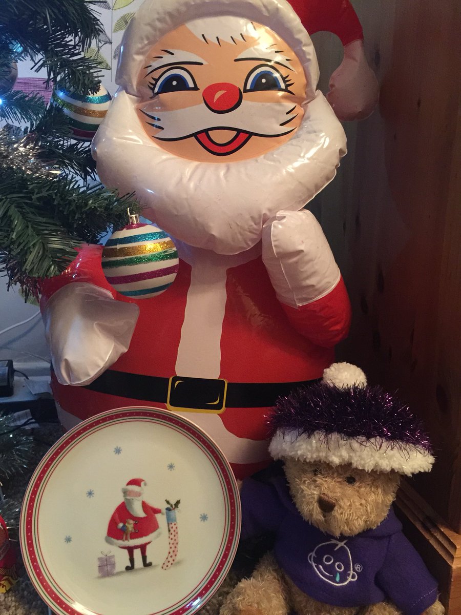 PremierinnCatt1's tweet photo. Tonight we have our festive feasts ready for Santa 🎅 and his reindeer, we thought milk 🥛 (driving) for Santa and carrots 🥕 so the reindeer’s can see in the dark, Bernard no munching 👍👍👍@PremierinnCatt1 @Pipulse1 @JohnCEnglish1 @jfair79 #275 #12DaysofBernard https://t.co/K8i4MBT2h1