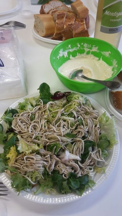 socialutebo's tweet photo. No tienes claro si los talleres de cocina low-cost que organizamos en el albergue municipal son para ti?.... Te gusta comer bien, ¿no? https://t.co/tYuB344bs7