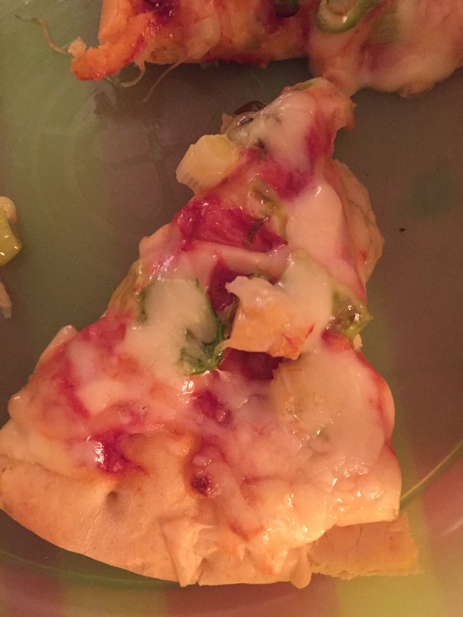 gemmacarter2's tweet image. Leek and sprout pizza.....surprisingly tasty! #pizzathursday #leeks #sprouts #random #leftoverove