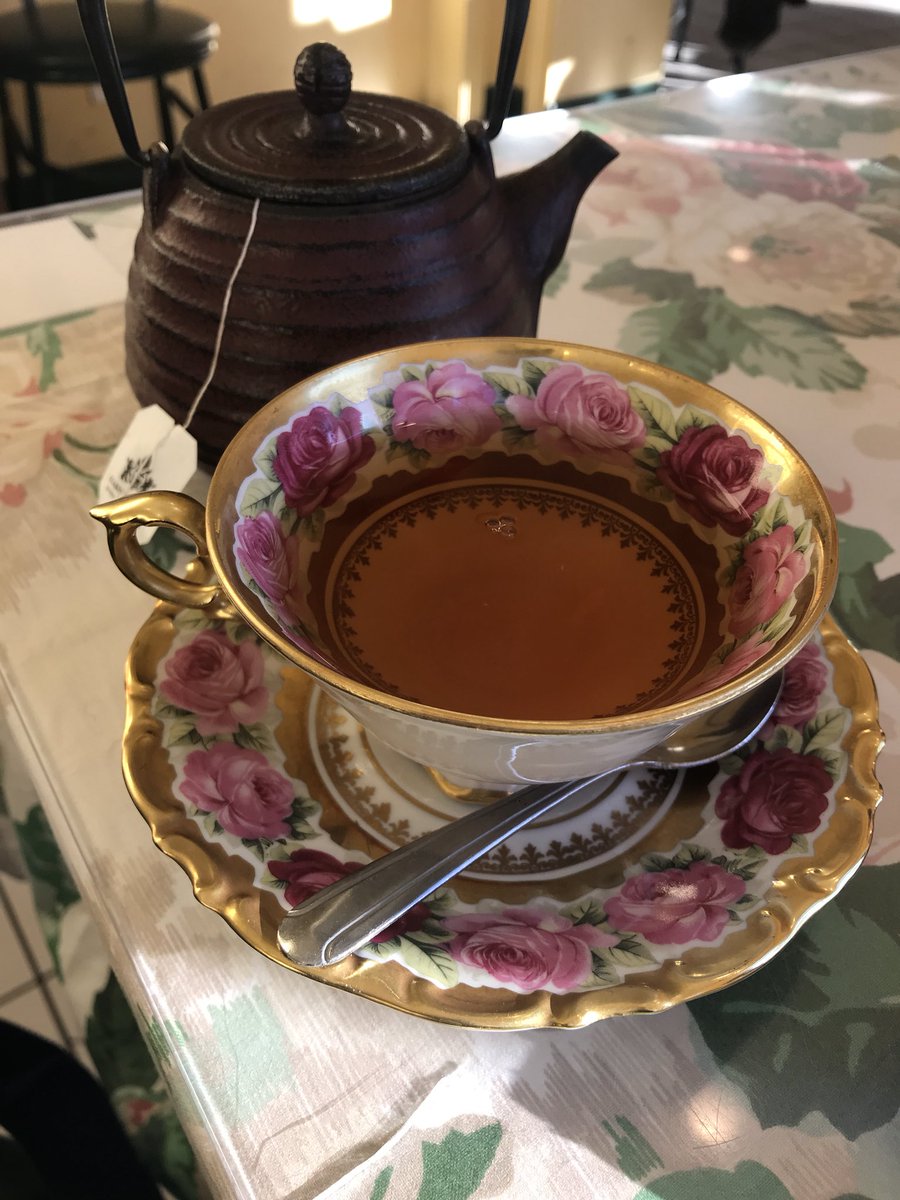 JheanelleW's tweet photo. Discussed strategy and efforts to advance clean air and increase renewable energy this morning at @Kefa_Cafe (and I love my fancy tea cup!) #healthyairact #greenMD #DiscoverBonifant https://t.co/hnNsL1LD2G