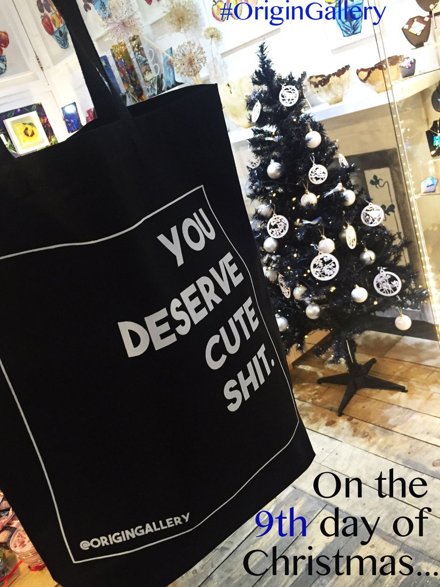 OriginGallery's tweet photo. On the nineth day of christmas my true love sent to me: a cute tote bag https://t.co/gfSb1bvbKY