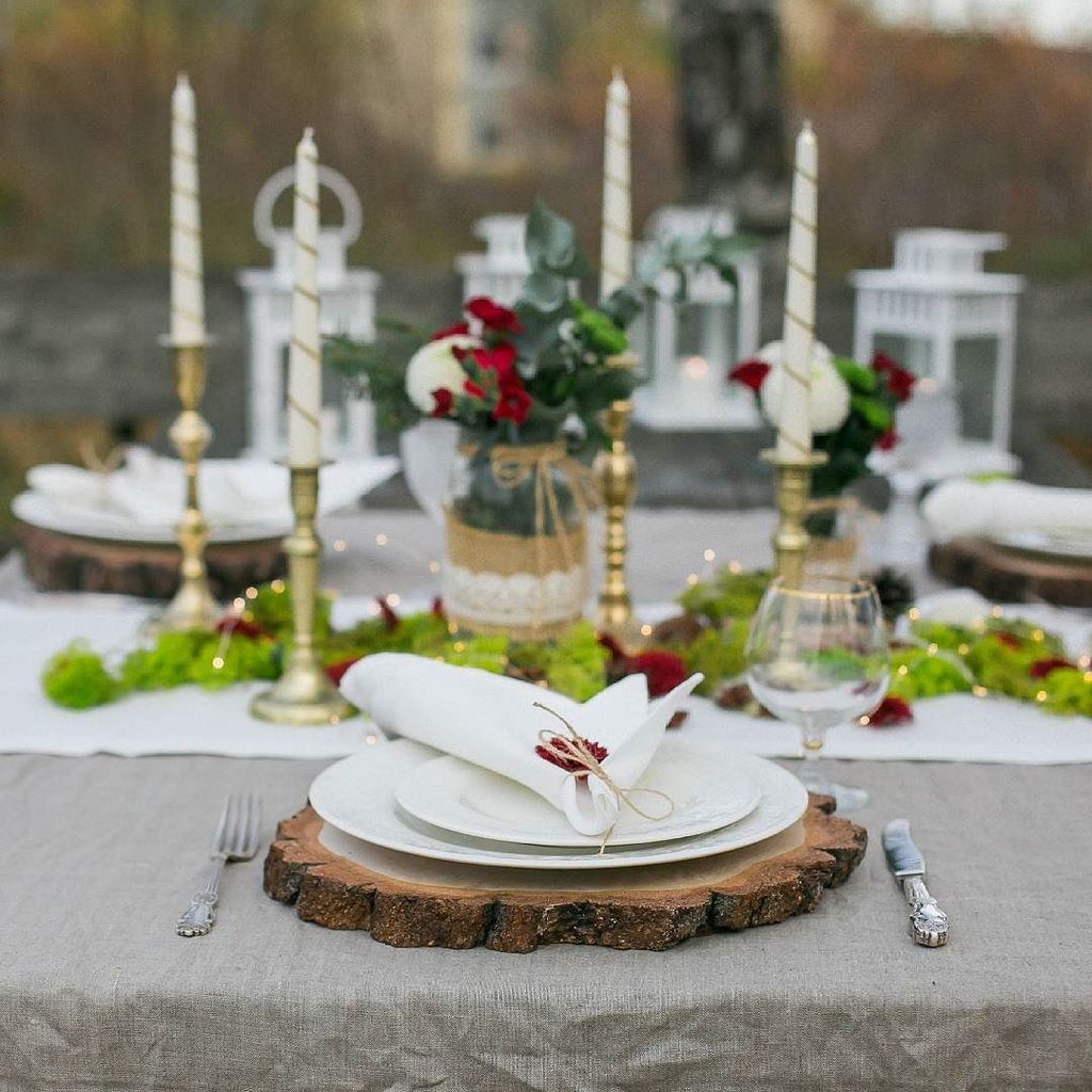 LessCandless's tweet photo. Beautiful Christmas table - with luxury table linens, wood slices, decorated candles and some flowers.
.
.
.
#christmastable #christmascandles #christmasdecor #etsy #etsylithuania #woodworking #woodlandwedding #linentablecloth #handmadecandles #handmade … https://t.co/IQusaK5kfI https://t.co/BzFNQKM5wF