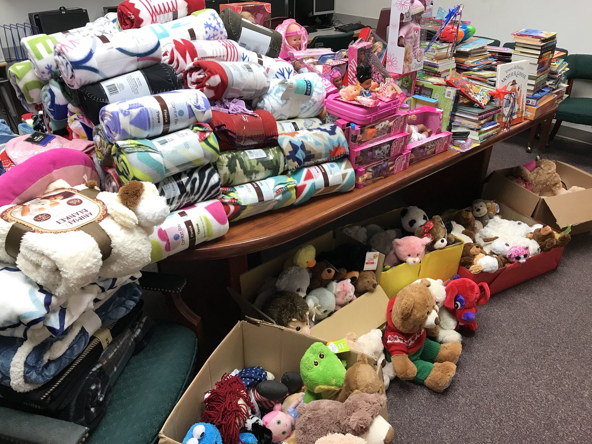 PBYoungKnights's tweet photo. We collected 109 items for Norfolk Reading Council’s Books, Babies, Bears, and Blankets drive to benefit the UP Center! @NPSchools @DeniseJGreen95 #NPSredesign #NPSLiteracy #NorfolkReadingCouncil https://t.co/QmuX7tDlRz