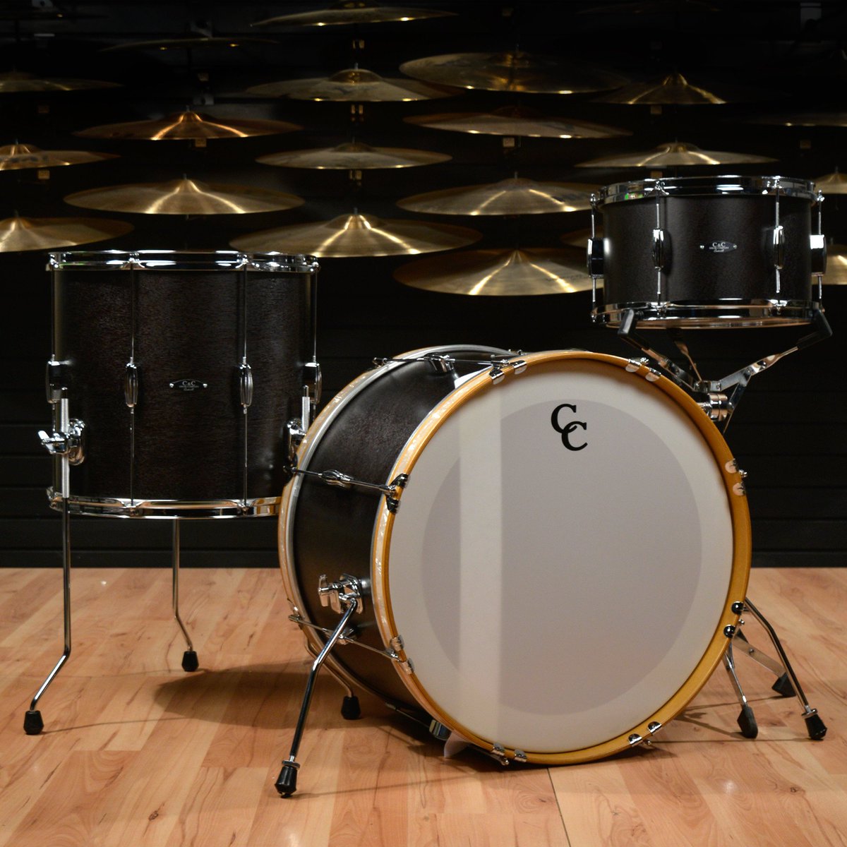 chicago_drum's tweet photo. Player Date II Series drums from @CCDrumco are no joke. Come on into CDE to see what we're talking about: https://t.co/lHAbNrtpT5 #drums #drummer #ccdrumco #playerdateII #rock #bop #ebonysatin #chicagodrumexchange #chicagomusicexchange https://t.co/wDz9JktYlw