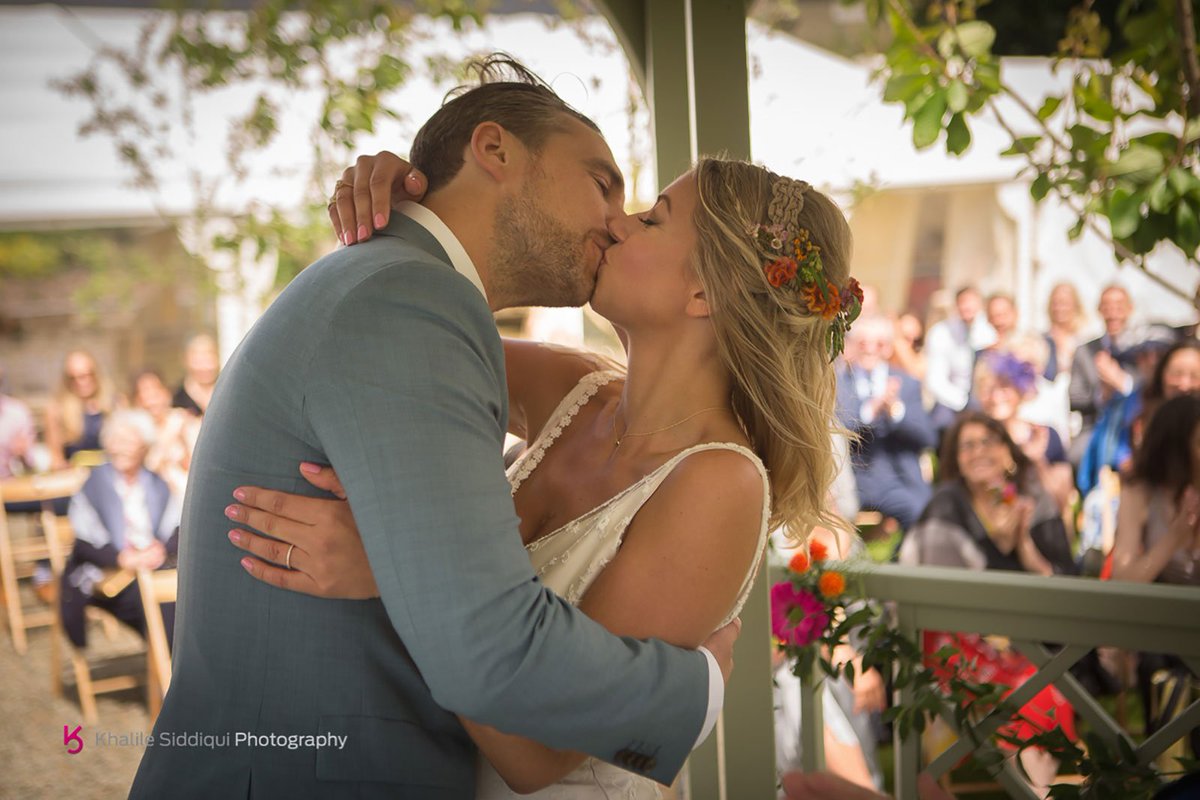 Throwing it back to this wonderful wedding at <a href="/pengennamanor/">Pengenna Manor</a> <a href="/KhalilePhoto/">Khalile Siddiqui</a> <a href="/TamsynSiddiqui/">Tamsyn Siddiqui</a> <a href="/BruallenFlowers/">Bruallen</a> #bodmin-marquee ow.ly/Hd7630hnjfH