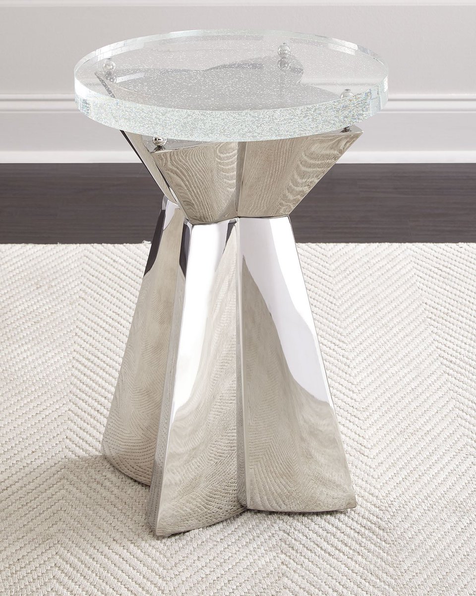 SHOPINTEREX's tweet image. BERNHARDT Uma Stainless Steel &amp;amp; Glass Side Tables $795 - FREE SHIPPING OR PICK UP (Elsewhere $900 + S &amp;amp; H)
BUY IN SHOWROOM OR HERE
interexhome.com/bernhardt-uma-…

#home #homedecor #interiors #interiordesign #christmas #silver #glass #luxurygifts #shopping #christmasshopping #realestate