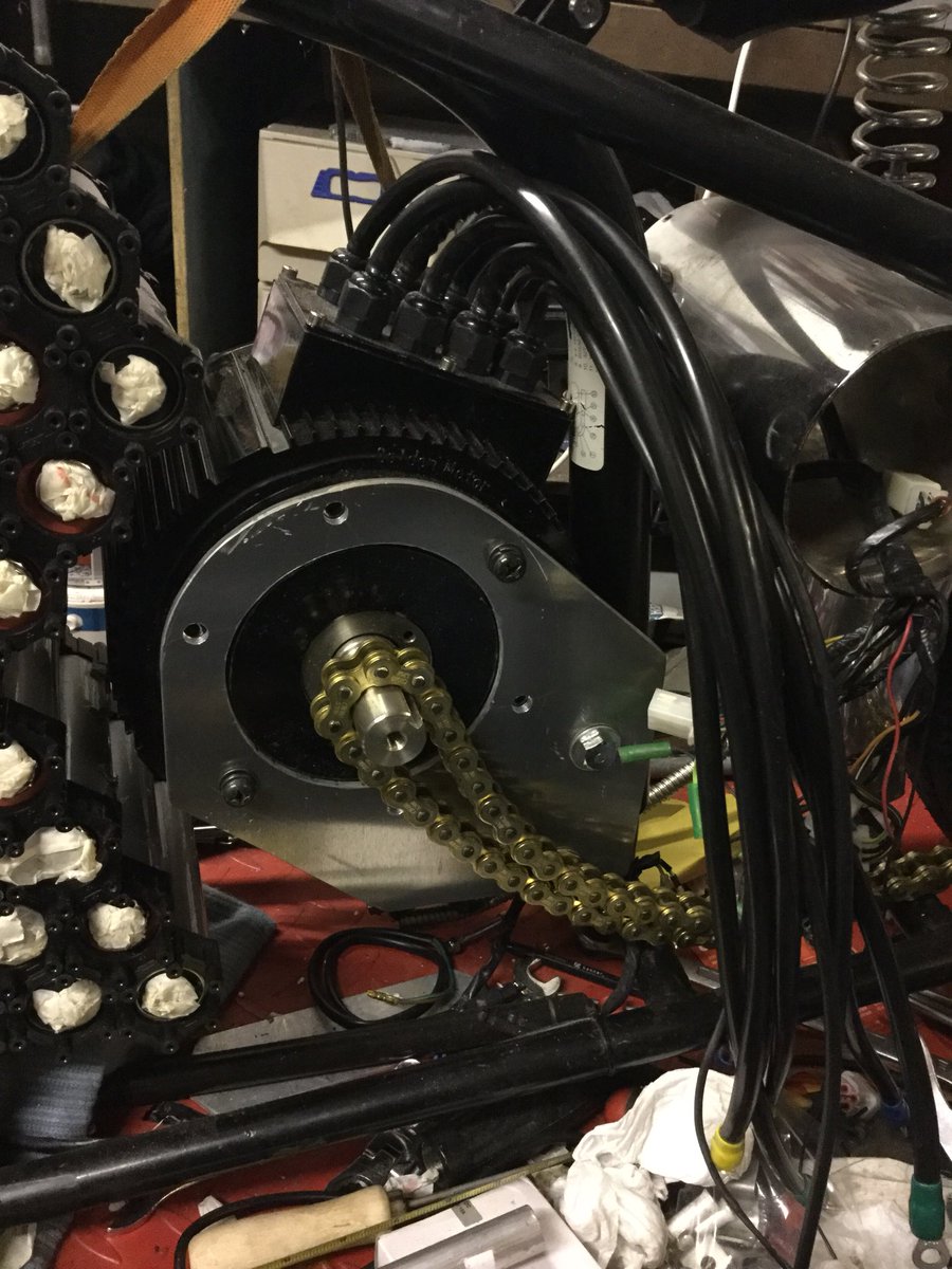 mickmickthegeek's tweet image. Inspired by the Honda Mugen. Thought i would build an ev bike myself and do a lap of the TT in 2018 @guymartinracing @iom_tt @HondaRacingCBR. Loads more fabrication needed and get it road registered. ETA March2018