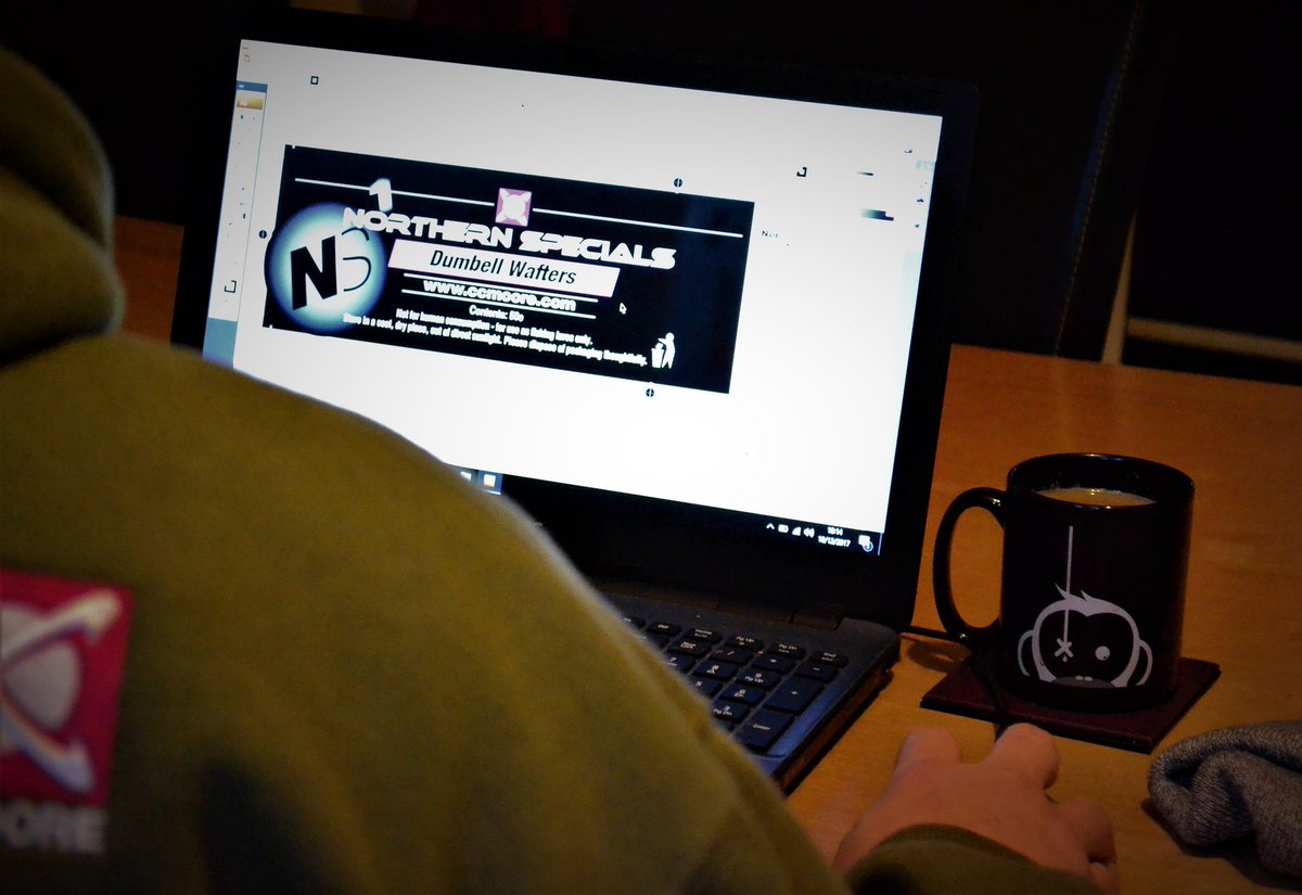 TeaLeaf1975's tweet photo. #throwbackthursday not so much to the photo, but the work I'm doing is something I spent most of my career doing. #illustrator #adobe #design #monkeyclimber #monkeybrew #artisticlicense #mooremeansmore https://t.co/xrh99ONR4j