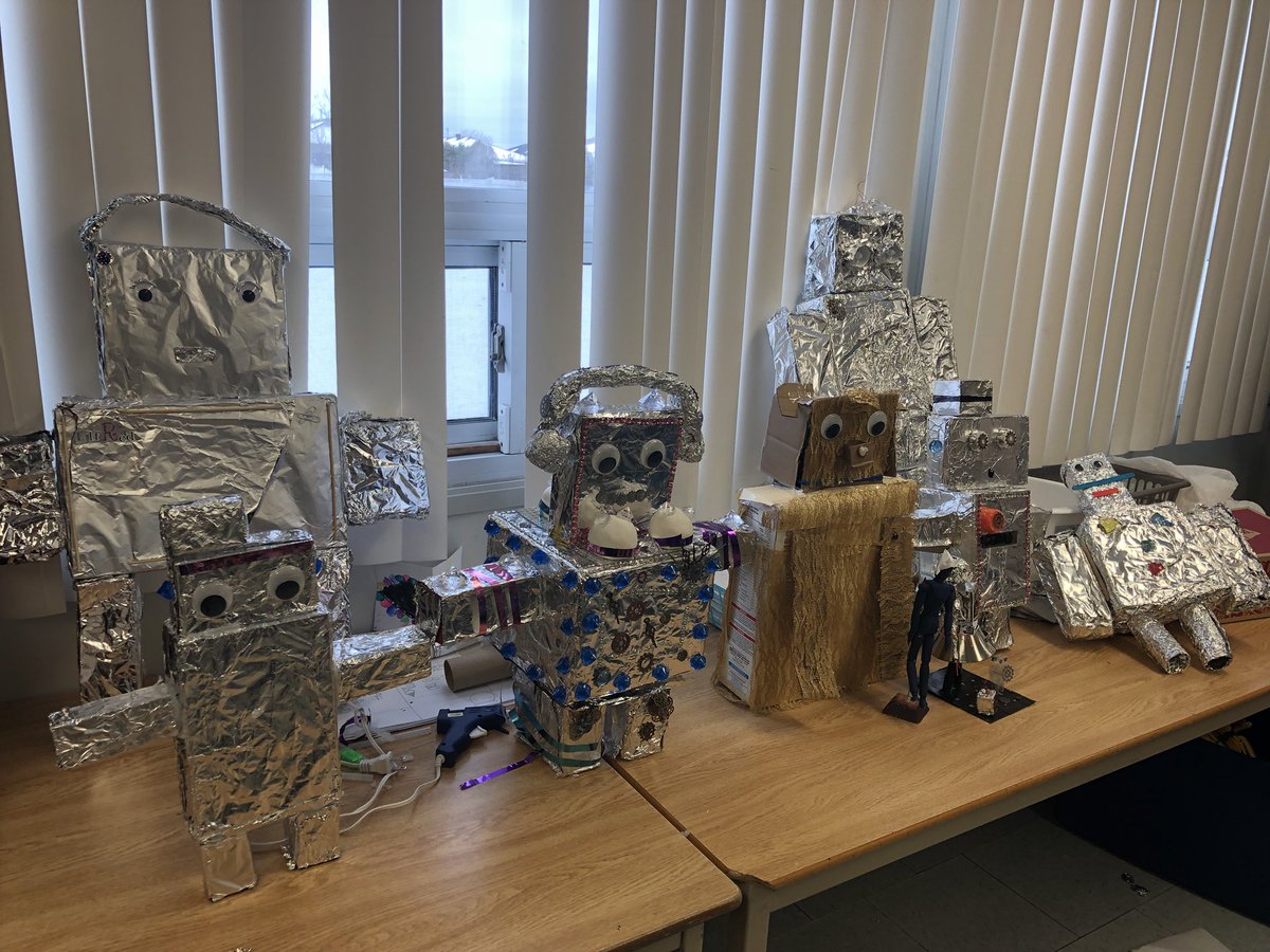 MaskLaurie's tweet image. Ss design, create, measure Surface Area after reading #TheWildRobot @itspeterbrown #math connections!  #techvsnature