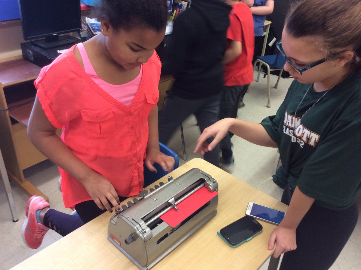 MsHedgesKG's tweet photo. Brailling Christmas cards! #KPRisawesome #inclusiveeducation @kprschools @HighlandHtsPS https://t.co/WNQluCNTFn