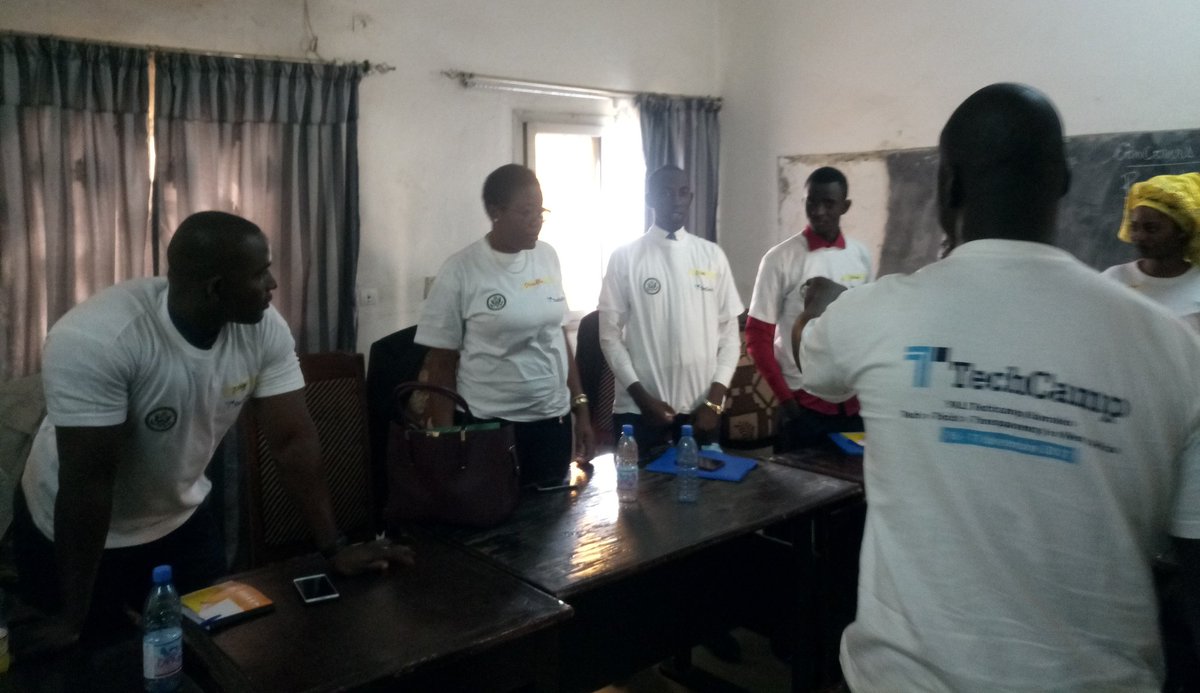 LalaichaM's tweet photo. #TechCampMali revivez en images les activités de restitution du #TechcampAbidjan par l'équipe du #Mali avec le soutien @USEmbassyMali
Séance de présentation des participants #MiniTechcampMali
@StateDept https://t.co/SyhhvElw4Y