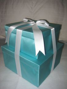 RecusantFigure's tweet image. -- Masato asks a driver he knows well from his uncle's company to deliver two blue-colored boxes to the birthday girl's house. --