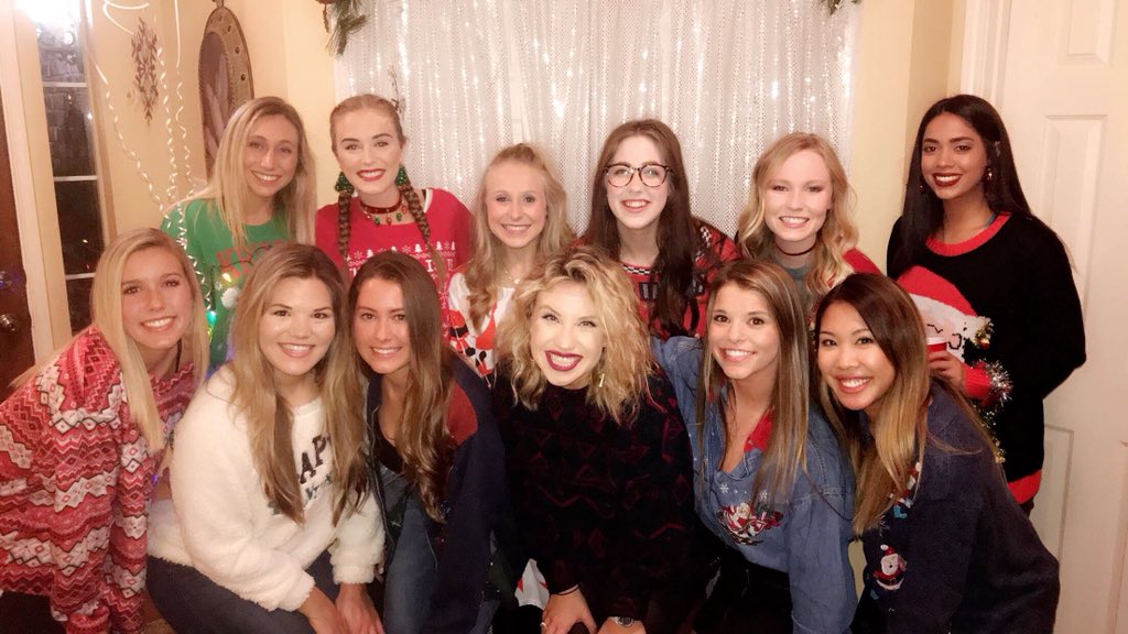 TaylorGattis's tweet photo. High school heroes ❤️ https://t.co/LIgVz3p39p