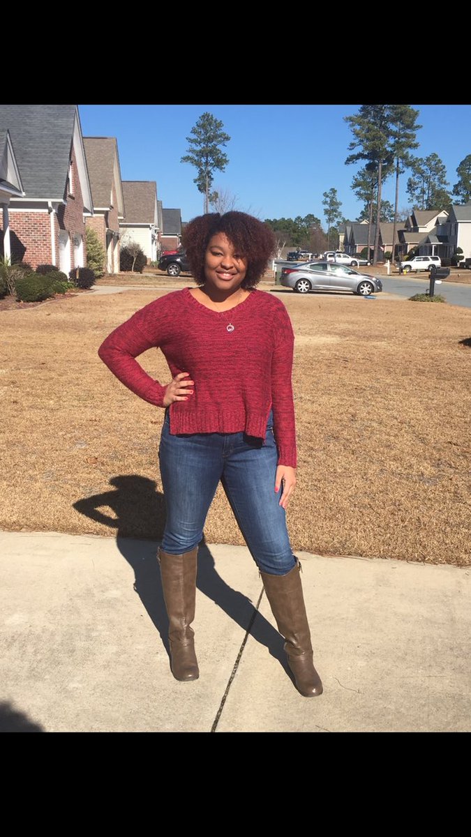 kataylor2021's tweet photo. Hopefully I’m not too late 💁🏽💞#BlackQueensofUNCG https://t.co/PwWpwKDE0o