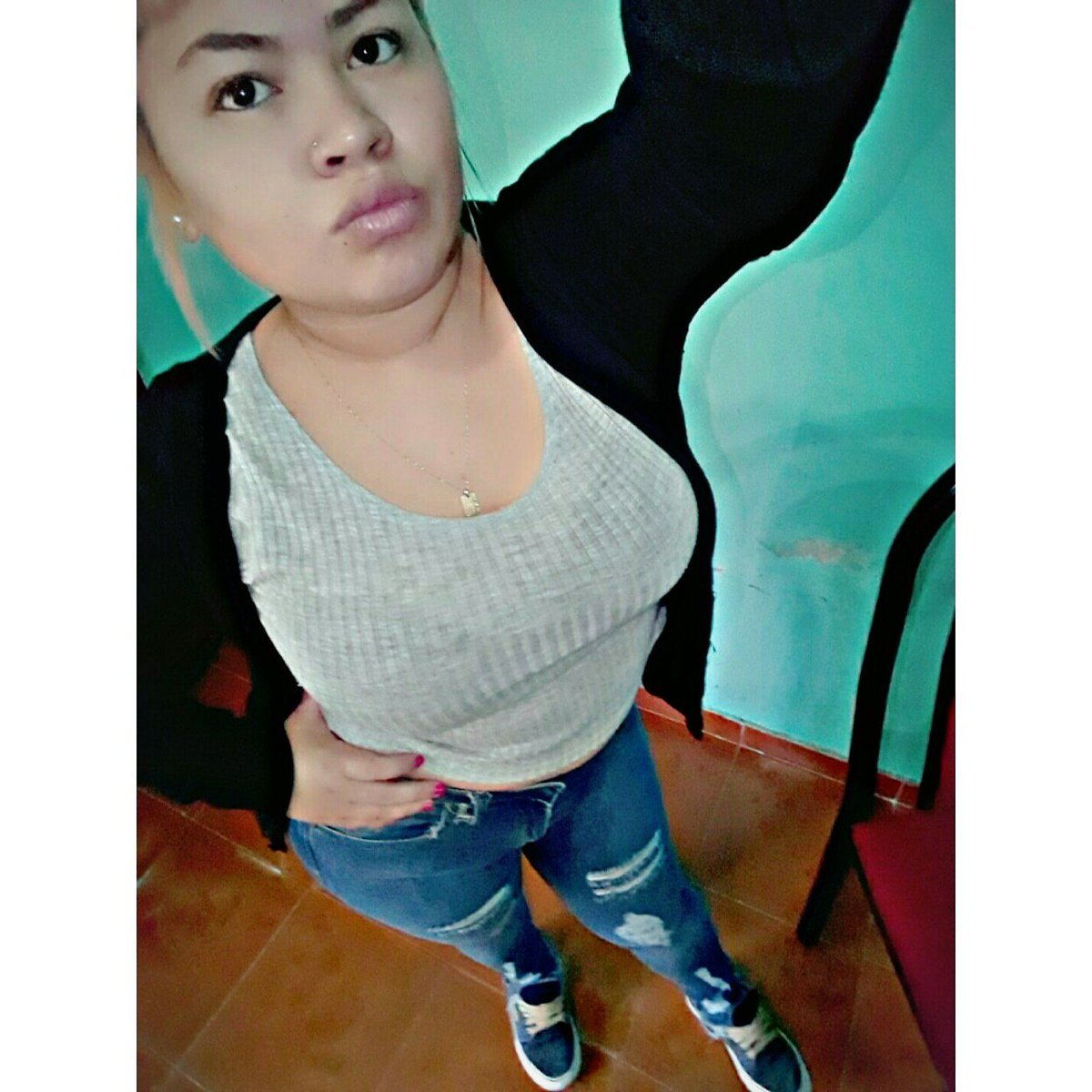39Lulii's tweet photo. MIL METAS POR CUMPLIR &amp; MIL BOCAS POR CALLAR 👑✌😘 https://t.co/3bptYrJDVg