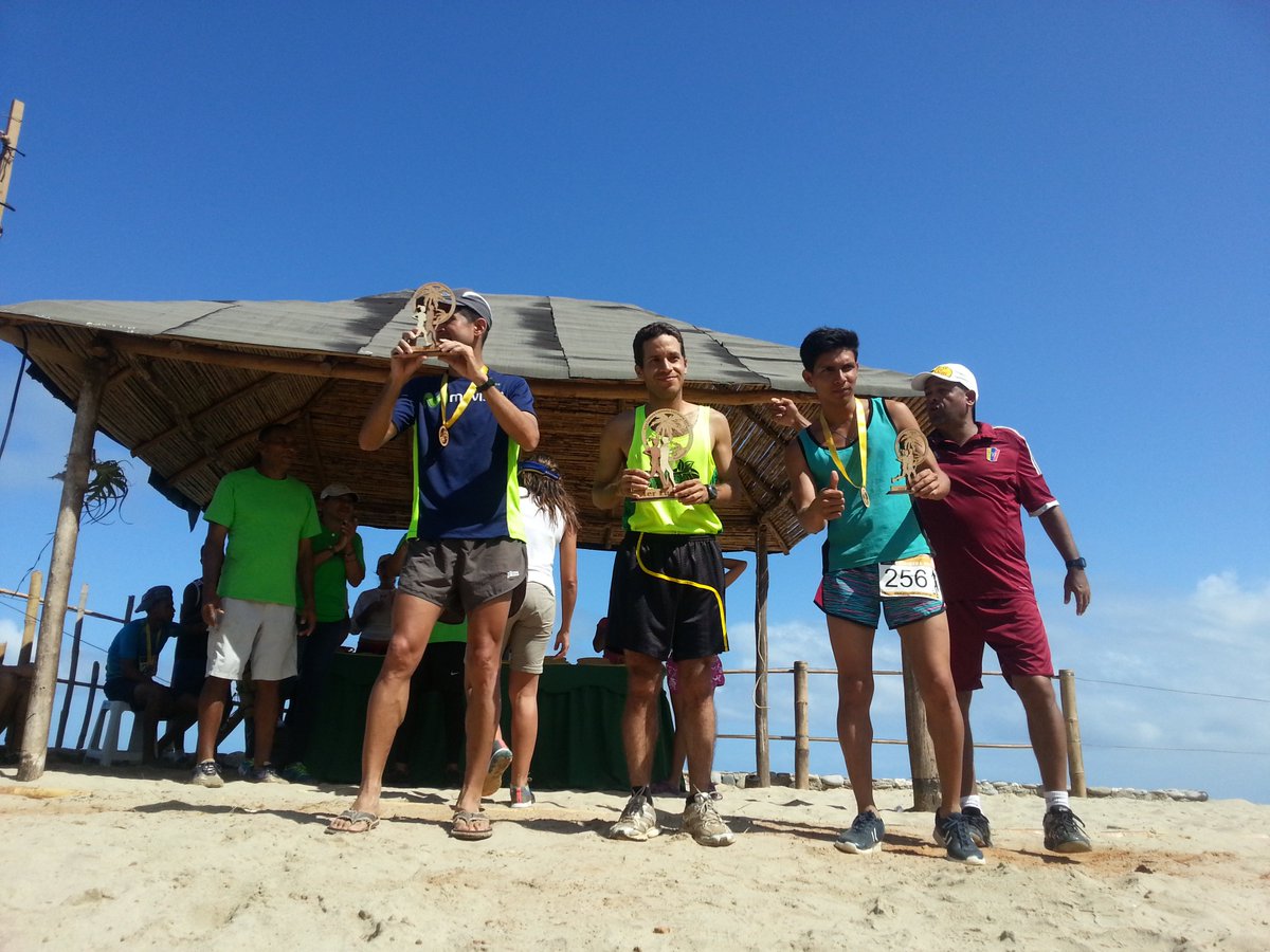 Los Ganadores absolutos de Carrera- Caminata Chirimena: 1. Oscar Figuera, Eduardo Moreno y José Bellorin.