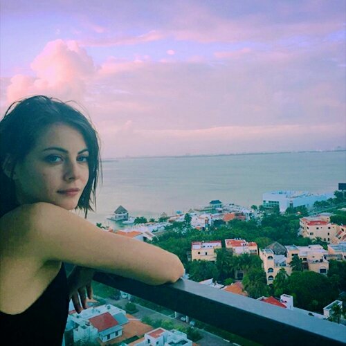 RPG_TheFlash's tweet photo. Thea Queen
21 ans
Red Arrow - équipe de Green Arrow
Serie Arrow
Pas de pouvoir particulier mais manie très bien le sabre et l'arc + forte en combat.
Dirige une boite de nuit 
@rpwiththeaqueen https://t.co/2aKH9vqbPQ