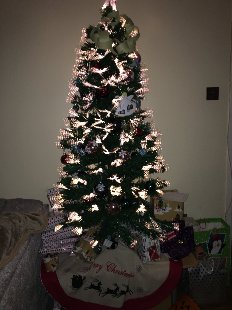 HaileyWarner17's tweet photo. I’m feeling #festive this year https://t.co/vHzjAayswC
