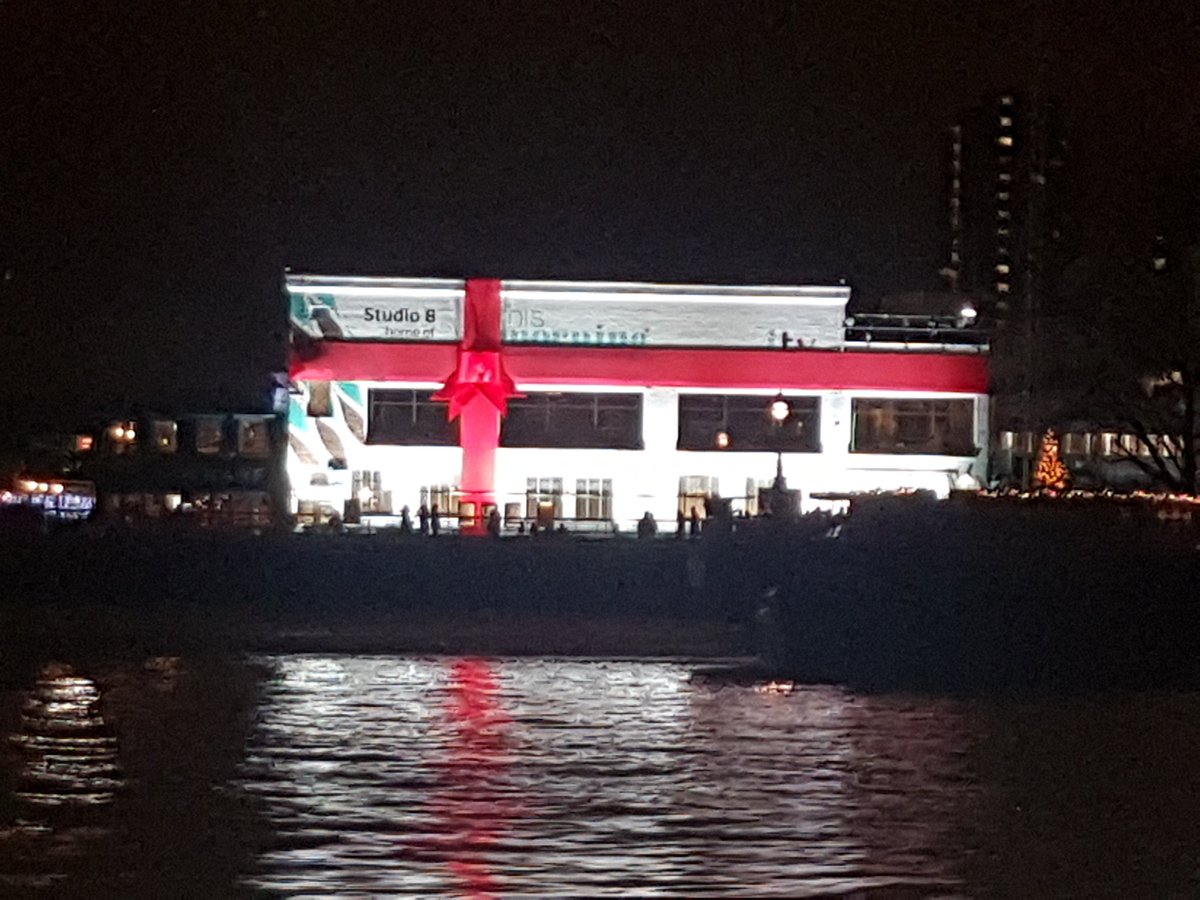 When you visit London and your highlight of the day is seeing the <a href="/thismorning/">This Morning</a> studio <a href="/hollywills/">Holly Willoughby</a> <a href="/Schofe/">Phillip Schofield</a>