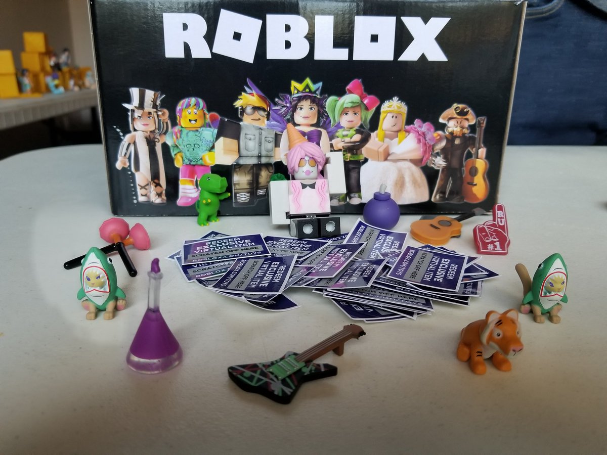Anne On Twitter Roblox Toy Code Giveaway 30 Winners Rt And