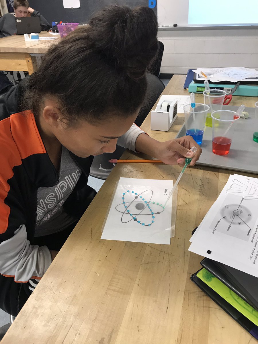 ScienceKeith's tweet photo. Learning about the atom!  #atomicart  #atomsarenotbohring https://t.co/eOUo1W1TEK