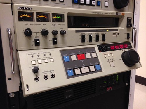 adweak's tweet photo. BREAKING: Jr. Creatives Perplexed Upon Discovery Of Strange Machine Found In Agency's Storage Closet https://t.co/0uga7W5xll