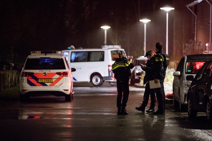 Er komt mogelijk langdurig extra politie-inzet in Overvecht na de schietpartij van afgelopen weekend

ad.nl/utrecht/mogeli…