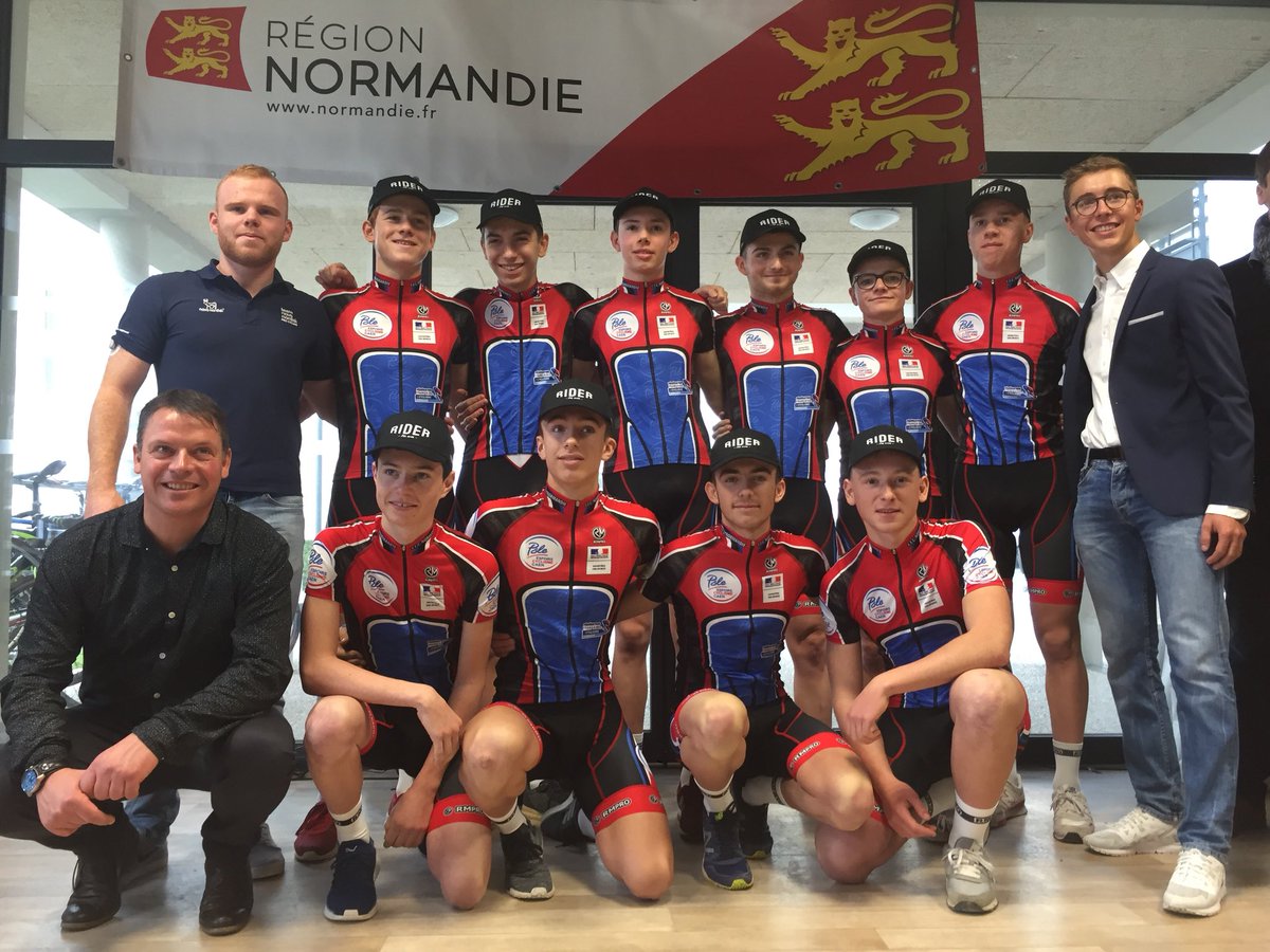 Elle est magnifique cette photo 👍 merci <a href="/QuentinValognes/">Quentin Valognes</a> <a href="/BenoitCosnefroy/">Cosnefroy Benoit</a> pour cette superbe présentation.  Votre bienveillance, gentillesse, votre humilité sont la force des champions et des grands hommes et un exemple pour nos jeunes #fierté #espritpole