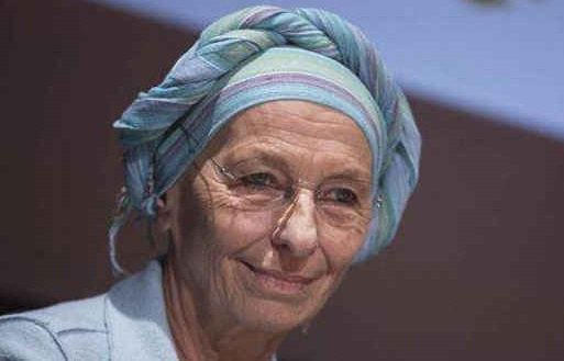 robertosaviano's tweet photo. Il nome lo abbiamo, ed è Emma. Tutte le forze politiche che si riconoscono nei valori liberali e democratici dovrebbero poter riconoscere in Emma Bonino la loro leader per queste elezioni. https://t.co/5miuMX8YtX https://t.co/GjAIFpkzeF