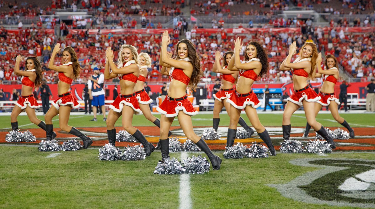 Buccaneers's tweet image. View some of the top photos of @Tbbcheer from Week 15!

📷: bccn.rs/GxU3gC