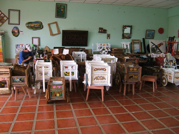 gvcostarica's tweet photo. No, you cannot take me, #JavitheFrog, home with you, but there are plenty of #CostaRica souvenirs available...
Read More: https://t.co/NKmZdQe2rn https://t.co/xQws08i6Op