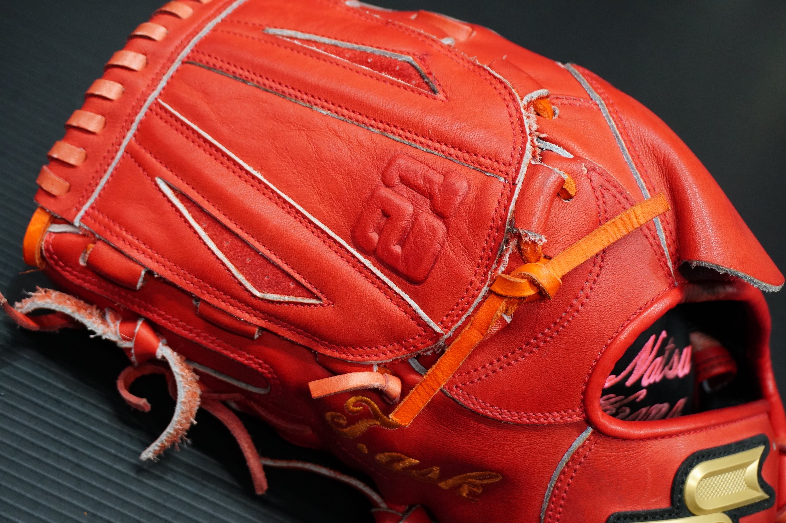 中日ドラゴンズ 岡田俊哉 実使用 グローブ ssk 支給品（中日