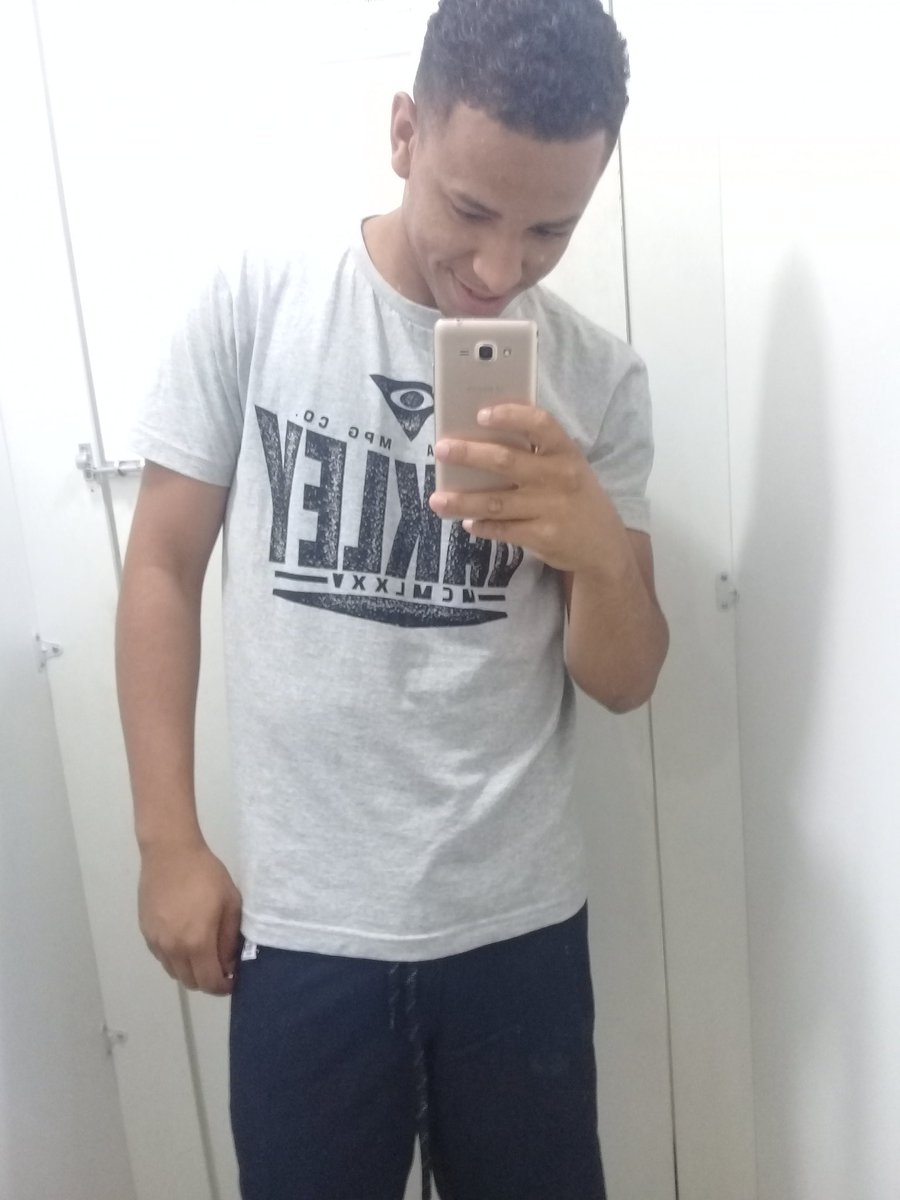 Raphaeldoap's tweet photo. #shopping 😍😎✌ https://t.co/uRlzOCnPHo