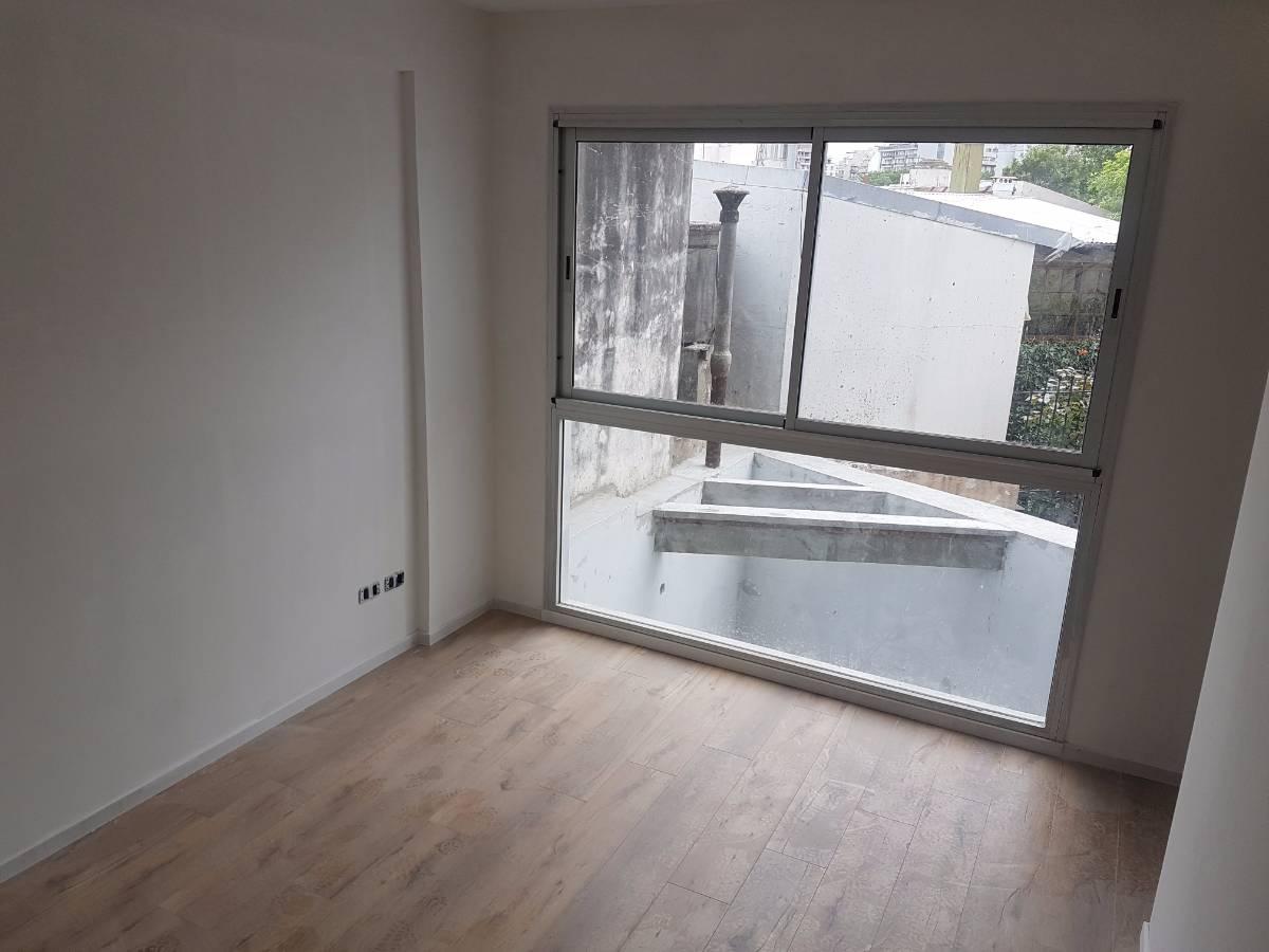 DTO DE 2 AMBIENTES AL FRENTE CON BALCON. 58 MTS. PALERMO SOHO.

HERMOSO DEPARTAMENTO A ESTRENAR EN PALERMO SOHO. 58 MTS AL FRENTE CON BALCON. UBICADO EN EL 2º PISO. 58 MTS2 TOTALES (52 CUBIERTOS, 3 DE BALCON Y 3 DE AMENITIES). EDIFICIO EN TORRE.