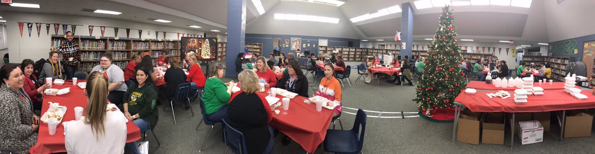 D_Menendez1's tweet image. .@McDougleKISD wrapping up 2017 enjoying time with one another and some @RibTickler84 👍🍴
#grateful #re-energize
#whydoes @joshorrego appeartwice?🤔😂