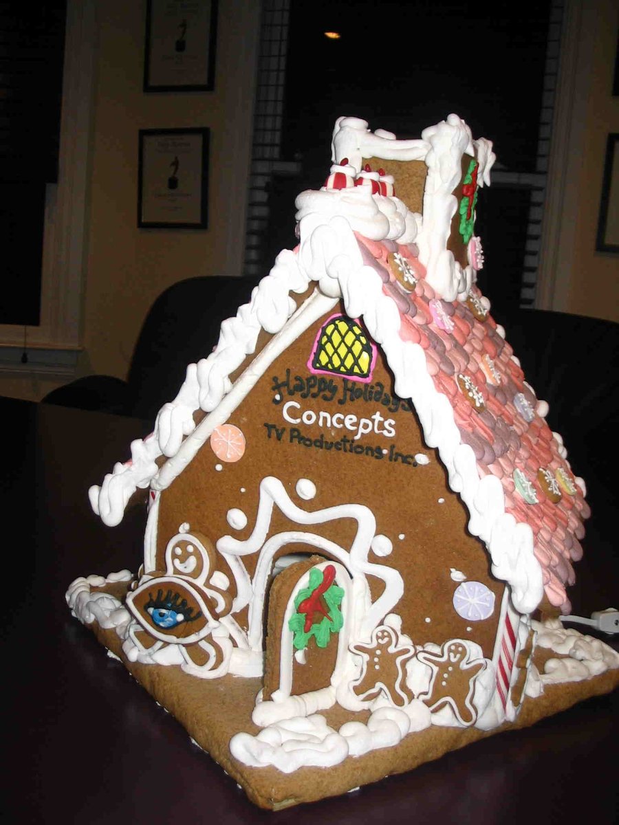ConceptsTV's tweet photo. #TBT to #ConceptsTV's gingerbread house in 2005! #HappyHolidays! https://t.co/3PAhn5ilL6