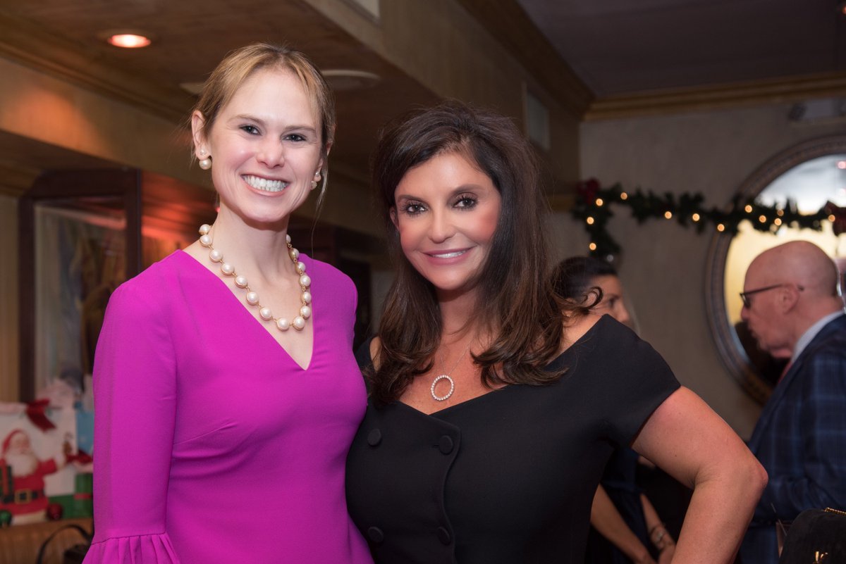 BoydLawUNLV's tweet photo. Founded in '16 and named by Kalani for her former mentor, Piero’s owner Freddie Glusman, this scholarship provides tuition support for selected #UNLVLaw students.  https://t.co/4J6rI21Yww https://t.co/zvhN5IGbeO