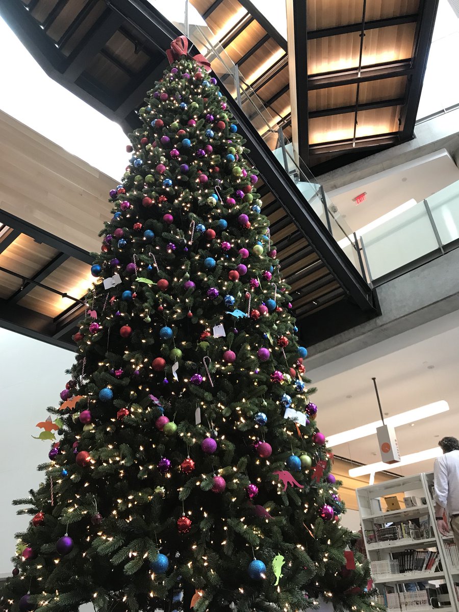 BobbieM's tweet image. A little stop by @AustinPublicLib to see the #Christmas tree #keepaustinreading