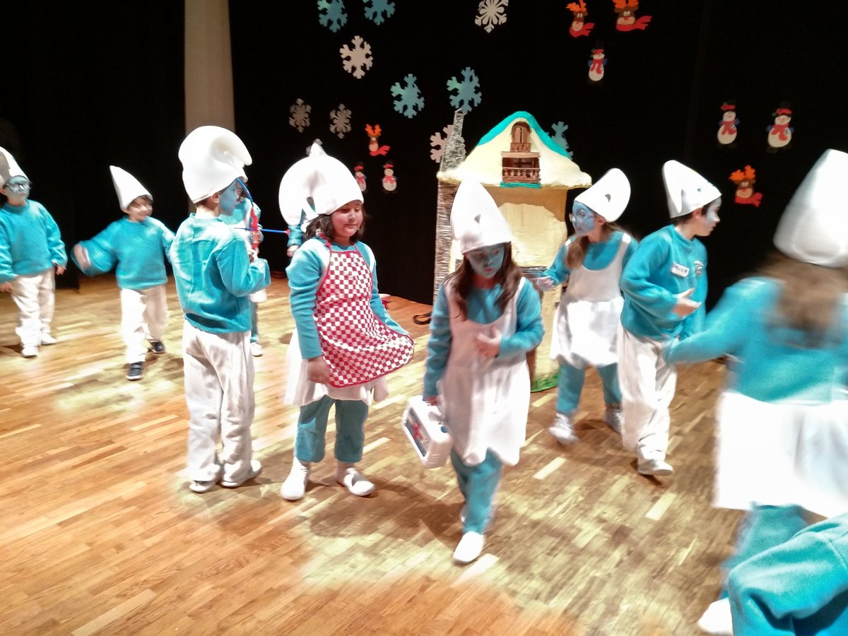 ColegioAmachado's tweet photo. Fantástico Festival  protagonizado por nuestros pequeños artistas de Educación Infantil y Primaria @ColegioAmachado con motivo de la Navidad. " Nuestros mejores deseos para todos." Merry Christmas " https://t.co/jIZ7ROgOOB
