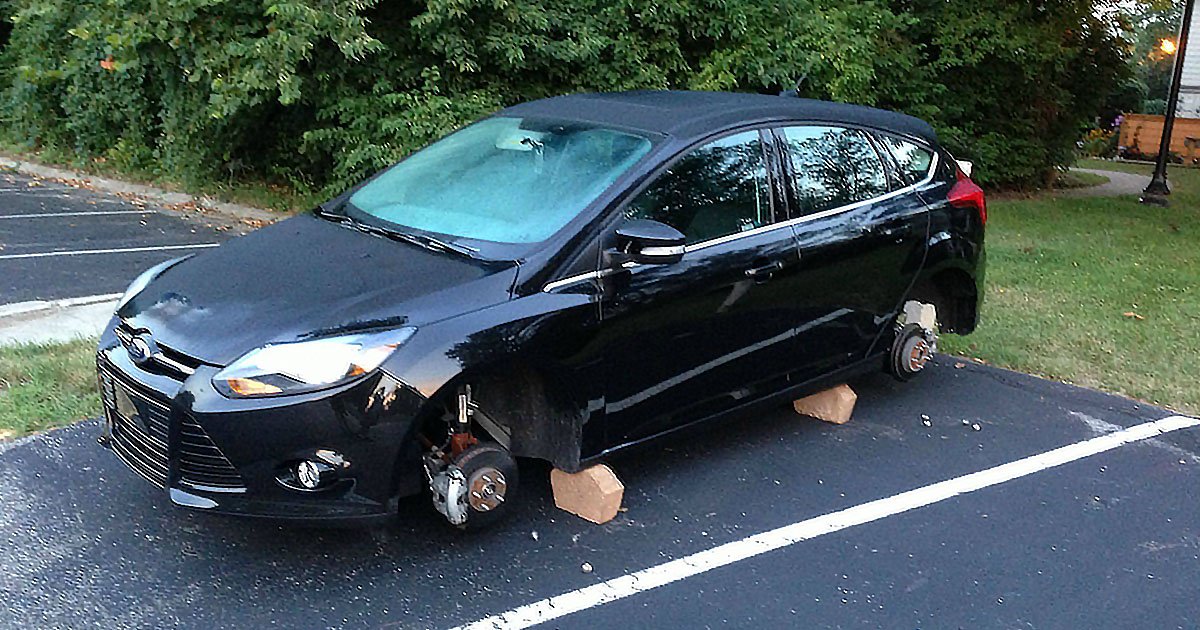 Tire_Butler's tweet photo. Why you shouldn't trust uninsured "tire changers". https://t.co/dNVWdTxiiZ