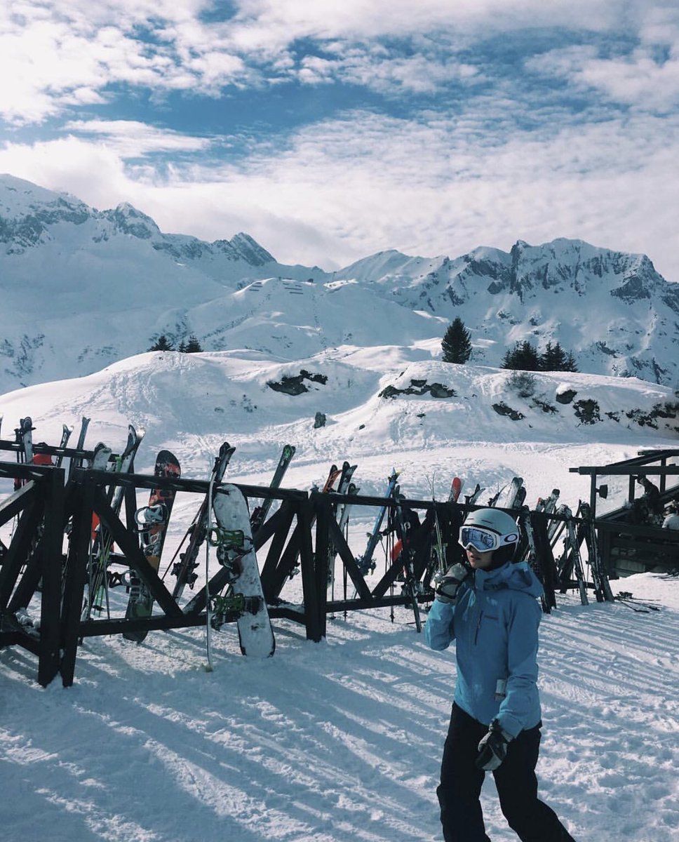 UMassKKG's tweet photo. First day of winter; can’t wait to see where winter break will take us 🎿❄️🌏 https://t.co/V5CVviNiwI