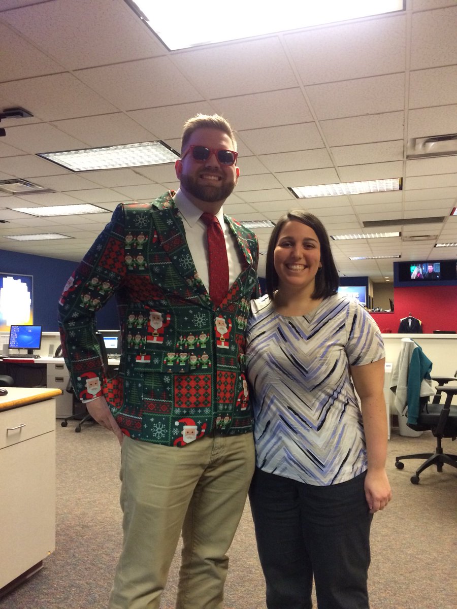 TheaStapleton's tweet photo. Someone is the Christmas spirit at work! #coworkers #almostchristmas #kentstatealumni https://t.co/zliZDMwi4N