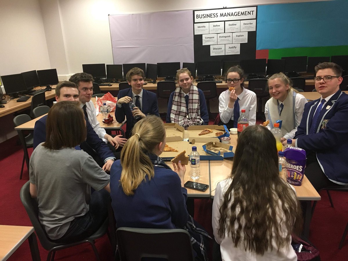 LookingGlassYe's tweet photo. Team building exercises done right - with pizza and presents #YESFV18 https://t.co/oHDANAWD5O
