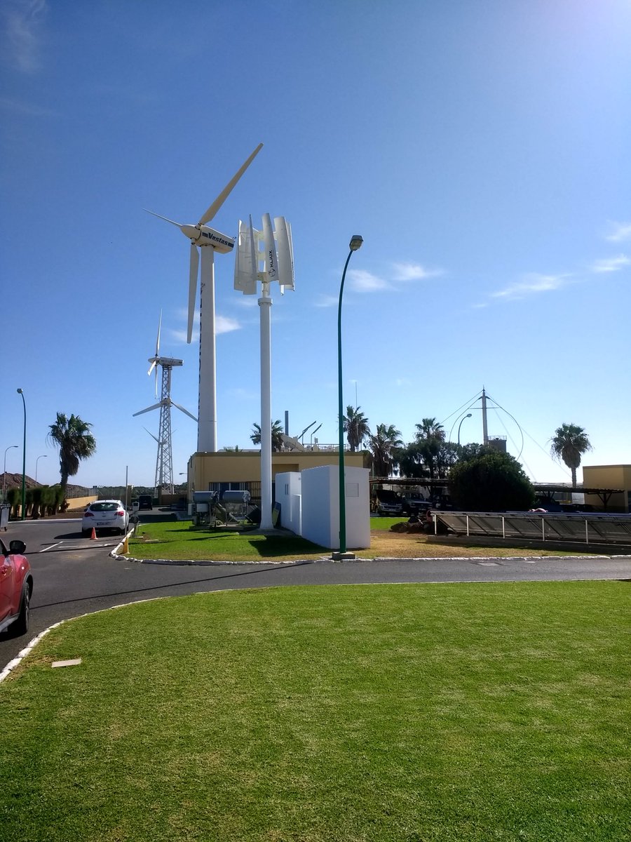 KliuxEnergies's tweet photo. First electric vehicle #EV charging station in Spain powered 100% with renewable energy #RE (solar & wind) integrated with our @KliuxEnergies new #KLiUX-Dragon #VAWT vertical axis wind turbine. https://t.co/UyIn4ED37U