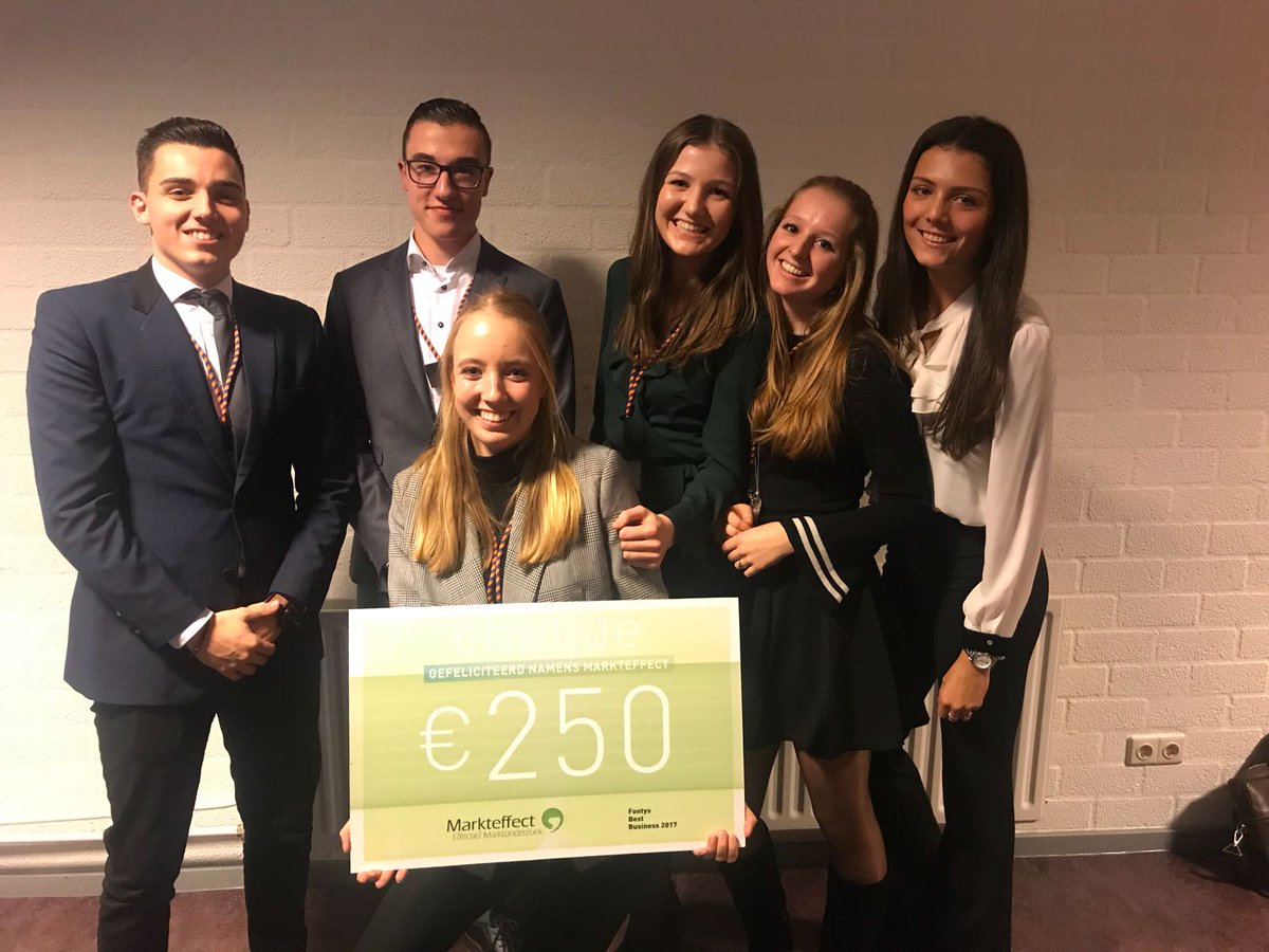 Markteffect's tweet photo. Markteffect is ook dit jaar sponsor van Fontys Best Business! Na mooie pitches de 3e prijs mogen uitreiken. Gefeliciteerd! #FBB2017 https://t.co/zHG3PZOmX1
