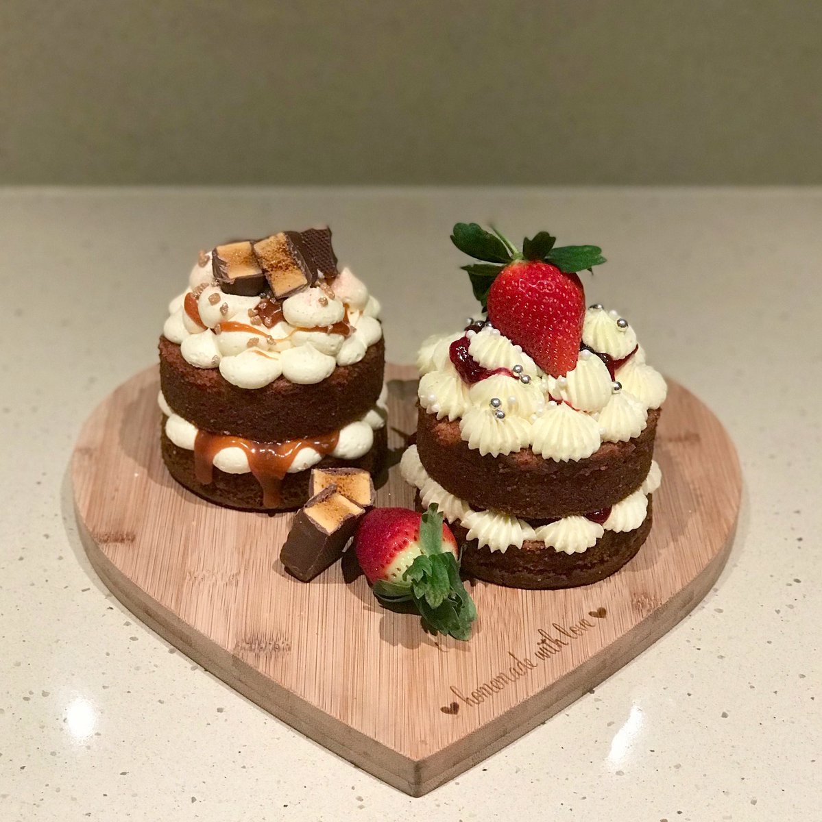 pashmk's tweet photo. Made mini cakes for the longest night of the year ☺️ caramel 🍯 and strawberry 🍓 https://t.co/XBNBWzGWrE