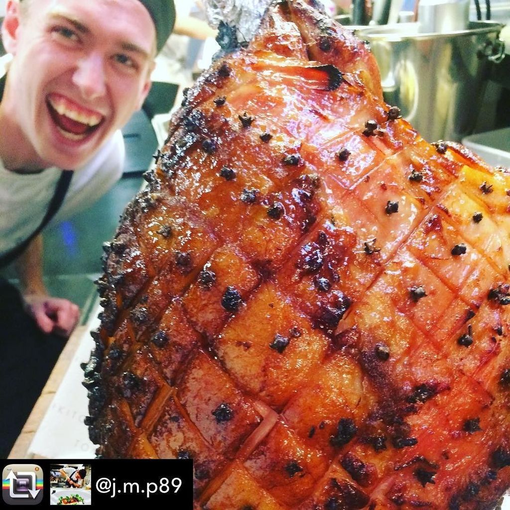 tomaikens's tweet photo. Repost from @j.m.p89 It's all about the art of cooking 🍳 #niceonejay #art #craft #simplecooking #delicious @tomskitchens @crackonchef #seasonalcooking #happychefs #spicedham #honeyglazedham #traditional #winterwarmer bring out the #branston!!! https://t.co/4JGlYKVUcp https://t.co/V6r9l8EuBt